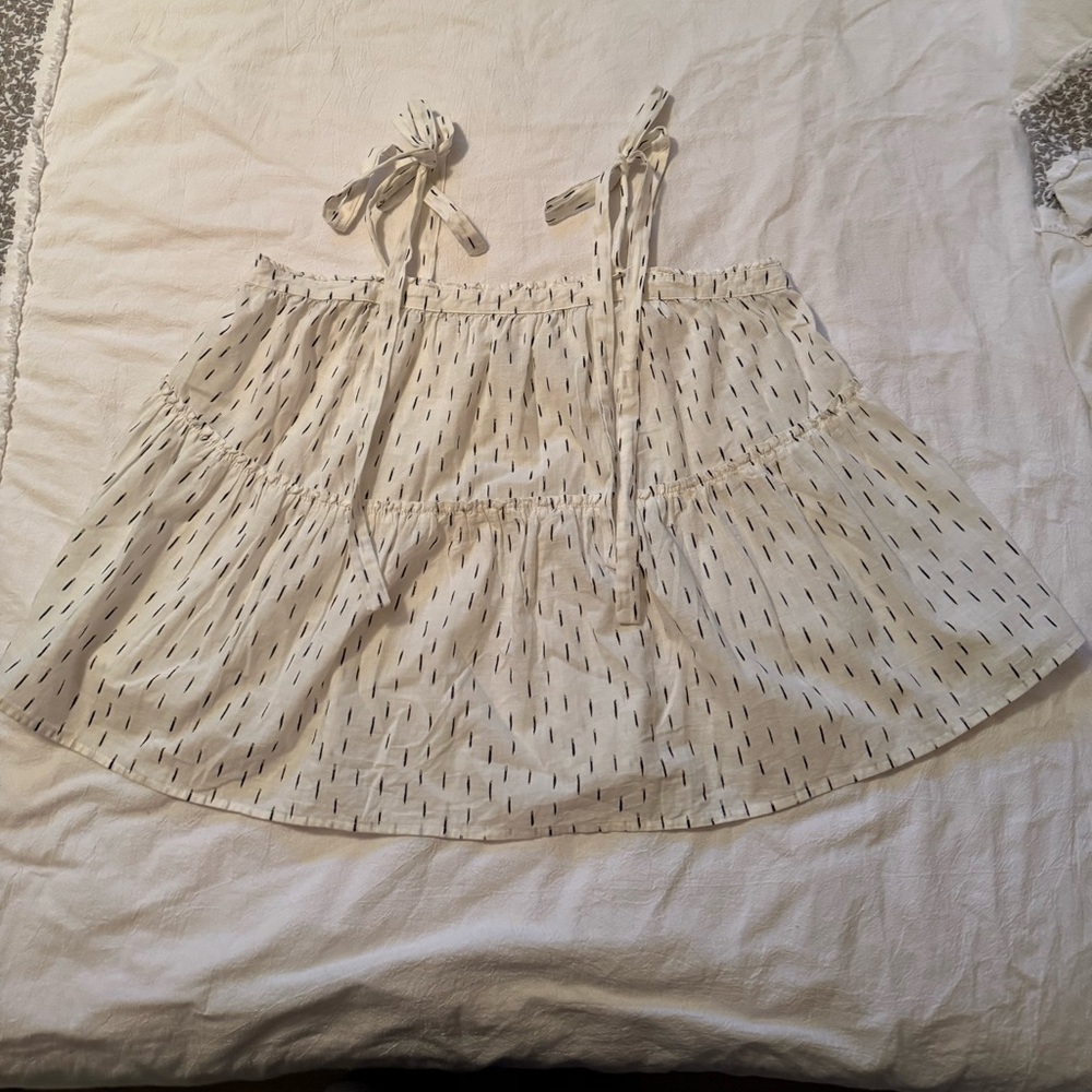 Universal Thread Ivory Top with Black Strokes